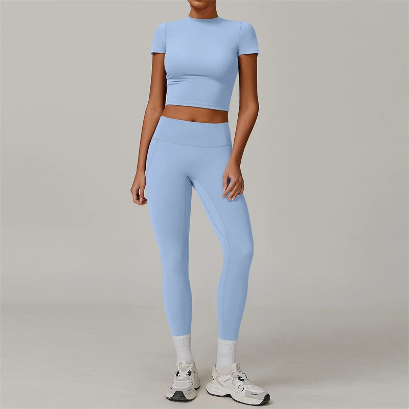 Ensemble de yoga 2 pièces pour femme, vêtements de sport et de fitness : haut court à manches courtes et legging taille haute.