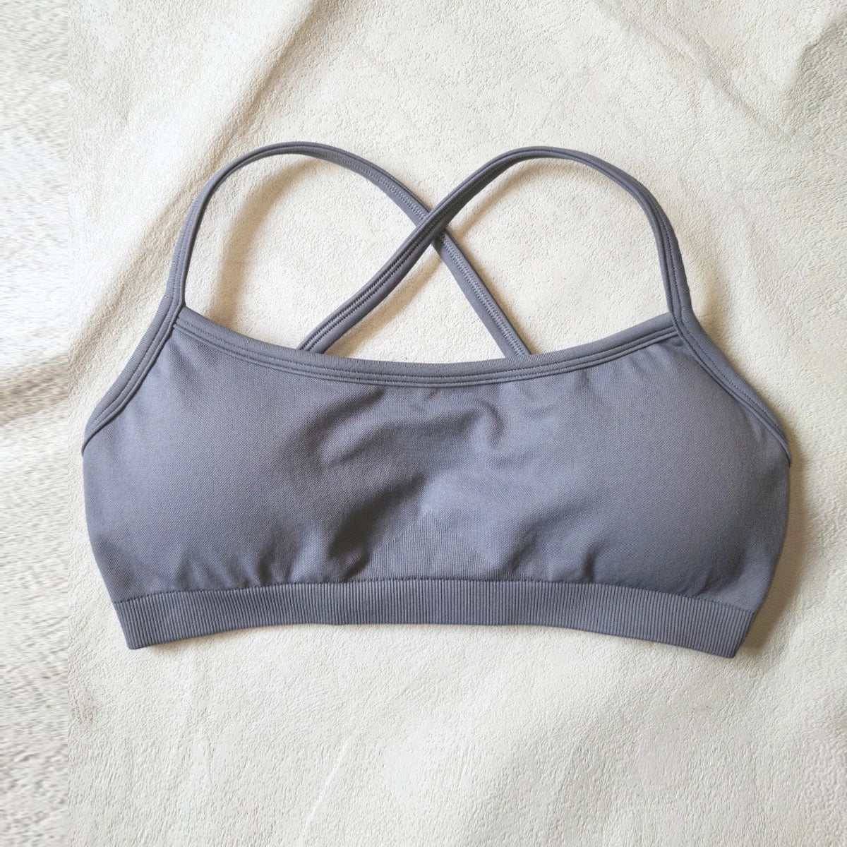 Short de sport femme à dos en V, taille mi-haute, sans coutures, idéal pour le yoga, la gym et le fitness. Extensible dans les 4 sens.