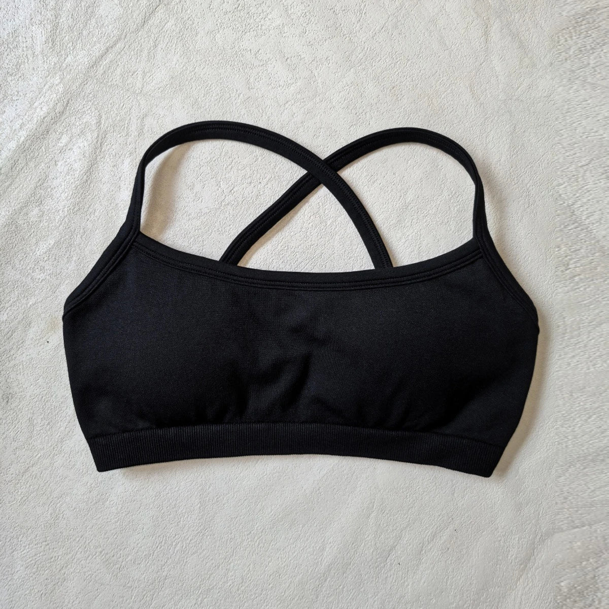 Short de sport femme à dos en V, taille mi-haute, sans coutures, idéal pour le yoga, la gym et le fitness. Extensible dans les 4 sens.