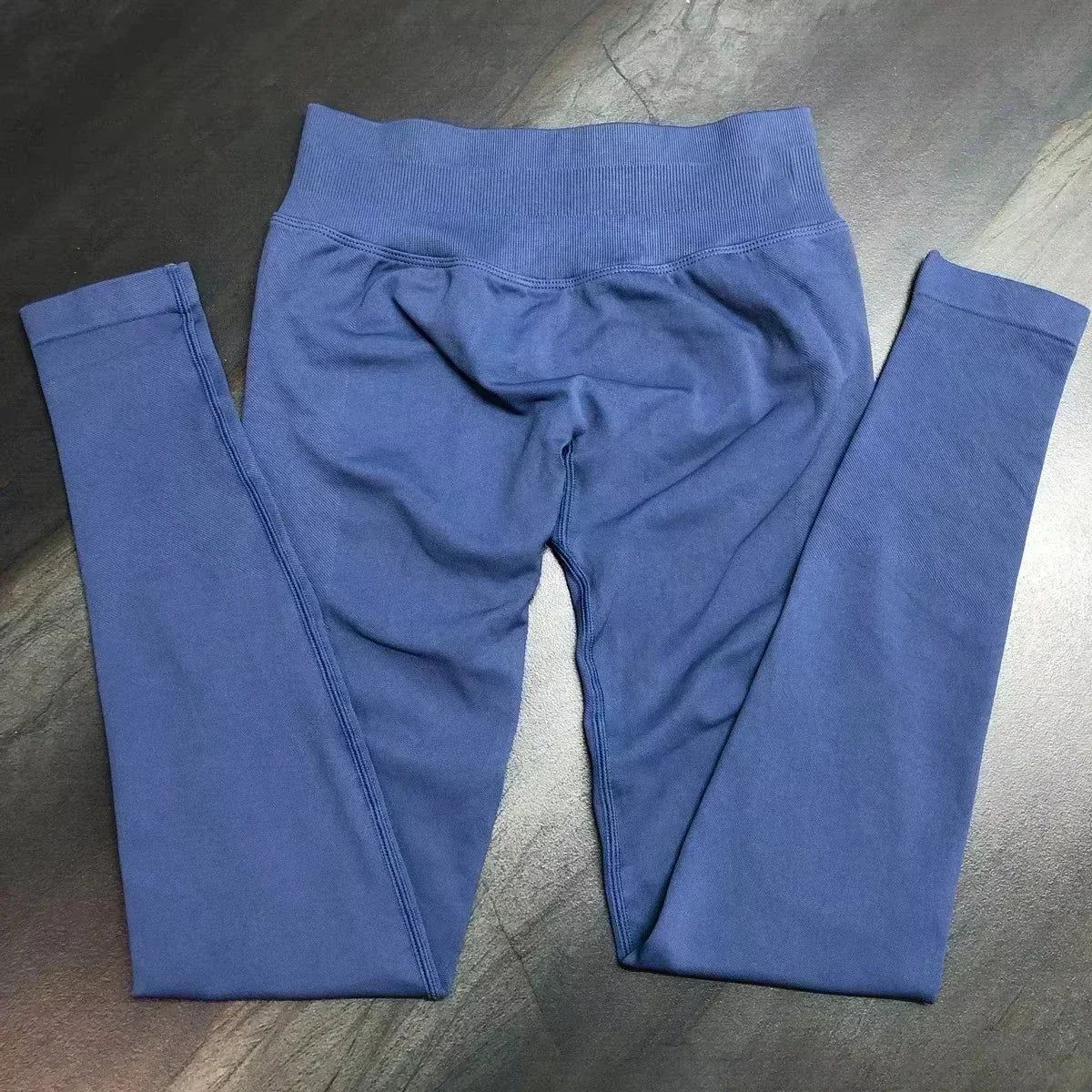 Legging de sport push-up sans logo, effet froncé, taille basse, sans coutures, idéal pour le yoga et le sport.