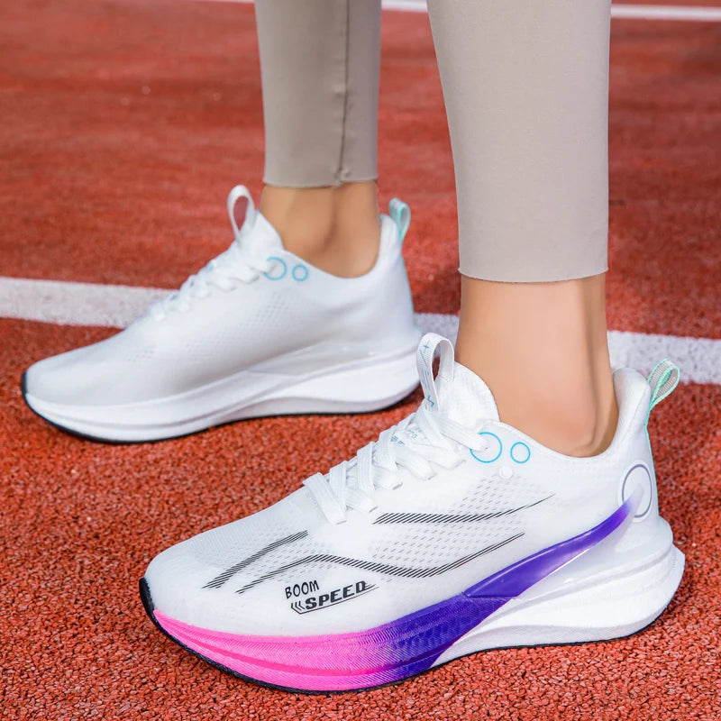 Chaussures de running pour femmes, ultra-légères et respirantes, idéales pour le marathon et les activités sportives décontractées. Semelle en carbone.