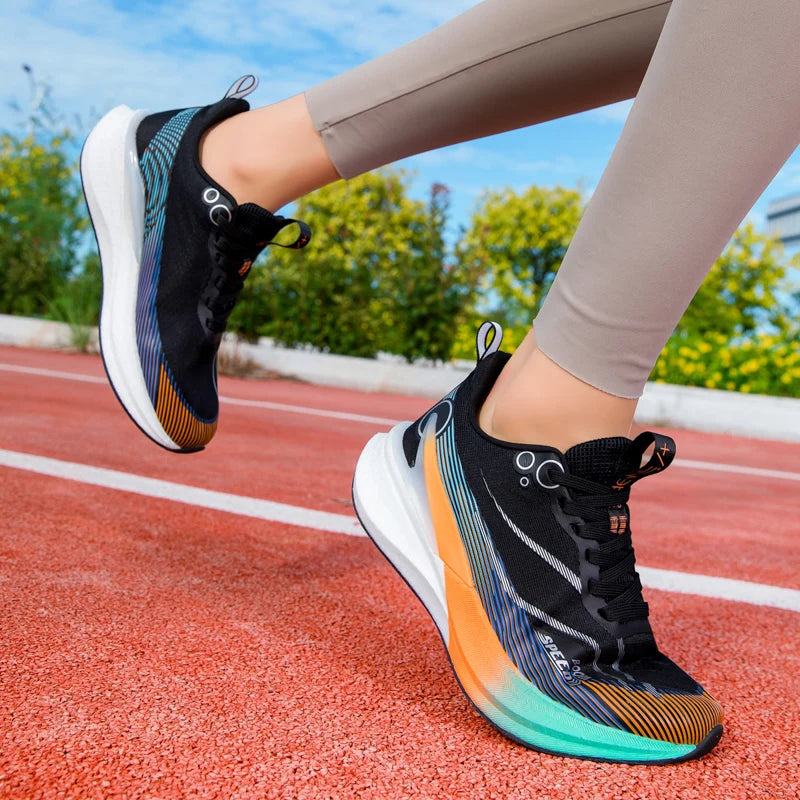 Chaussures de running pour femmes, ultra-légères et respirantes, idéales pour le marathon et les activités sportives décontractées. Semelle en carbone.