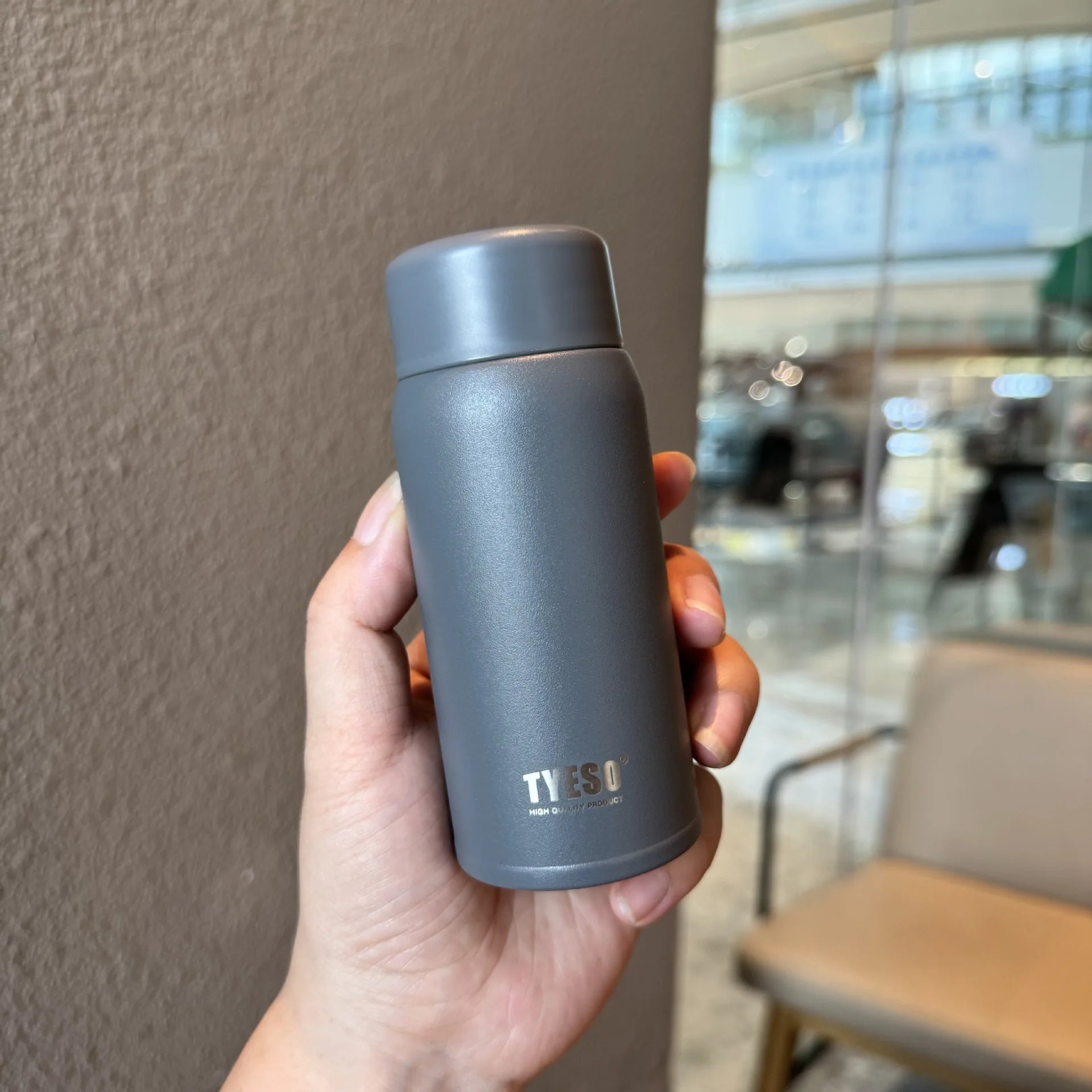Gourde isotherme de poche TYESO 150 ml, mignonne et compacte, en acier inoxydable, idéale pour le café et l'eau.