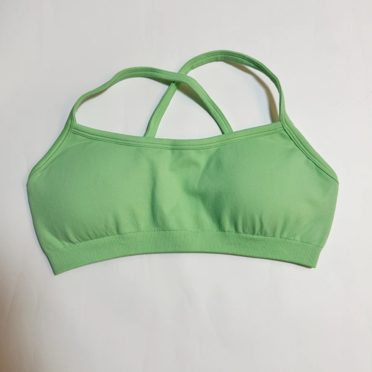 Short de sport femme à dos en V, taille mi-haute, sans coutures, idéal pour le yoga, la gym et le fitness. Extensible dans les 4 sens.