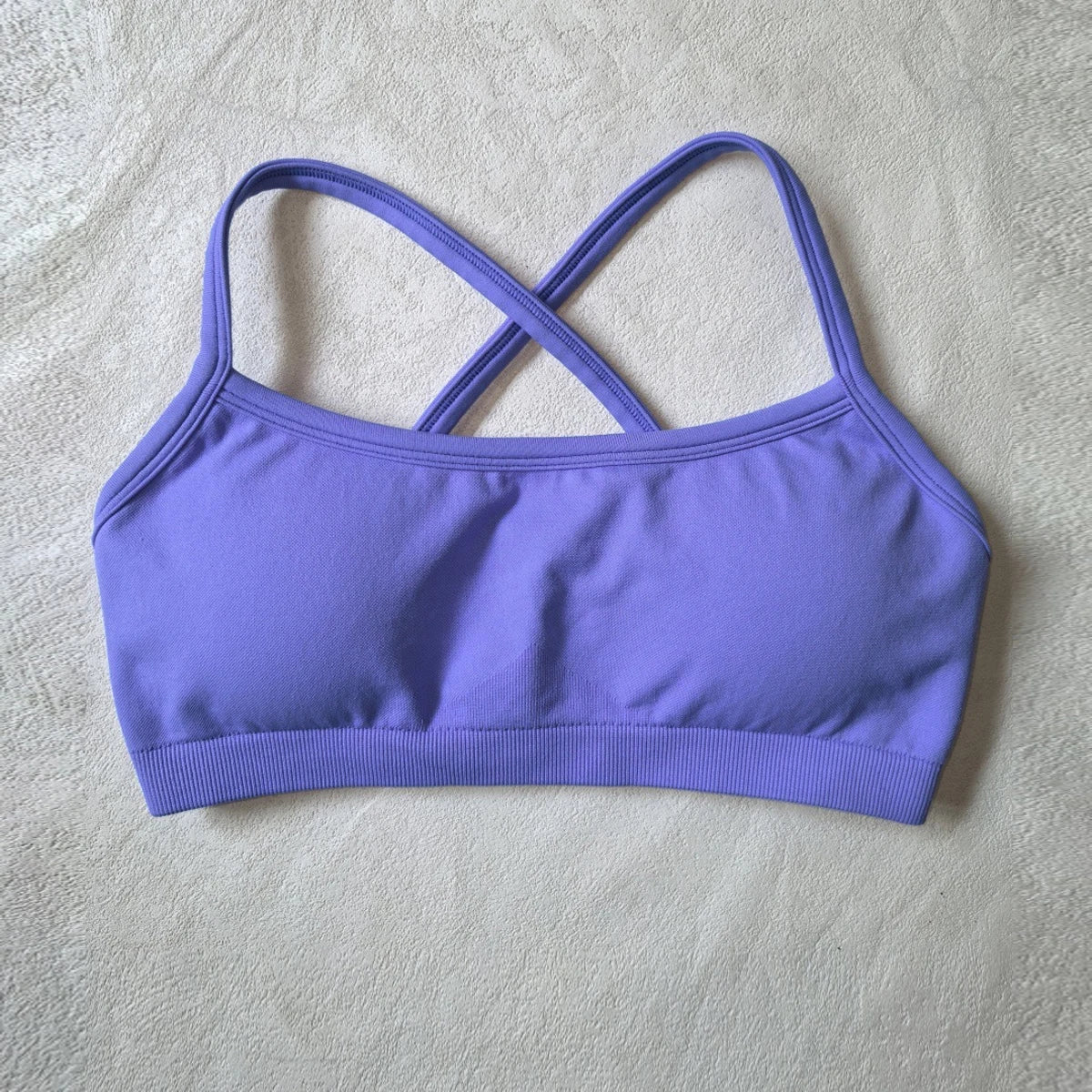 Short de sport femme à dos en V, taille mi-haute, sans coutures, idéal pour le yoga, la gym et le fitness. Extensible dans les 4 sens.